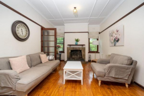 Beautifully Renovated Inner North Residence, Canberra